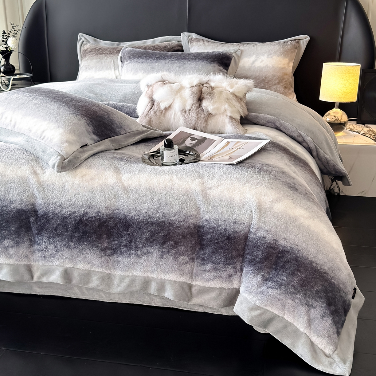 91家纺网 家纺一手货源 找家纺 水云缦 2025新款美拉德系列兔毛拼角四件套系列 美拉德-渐变蓝