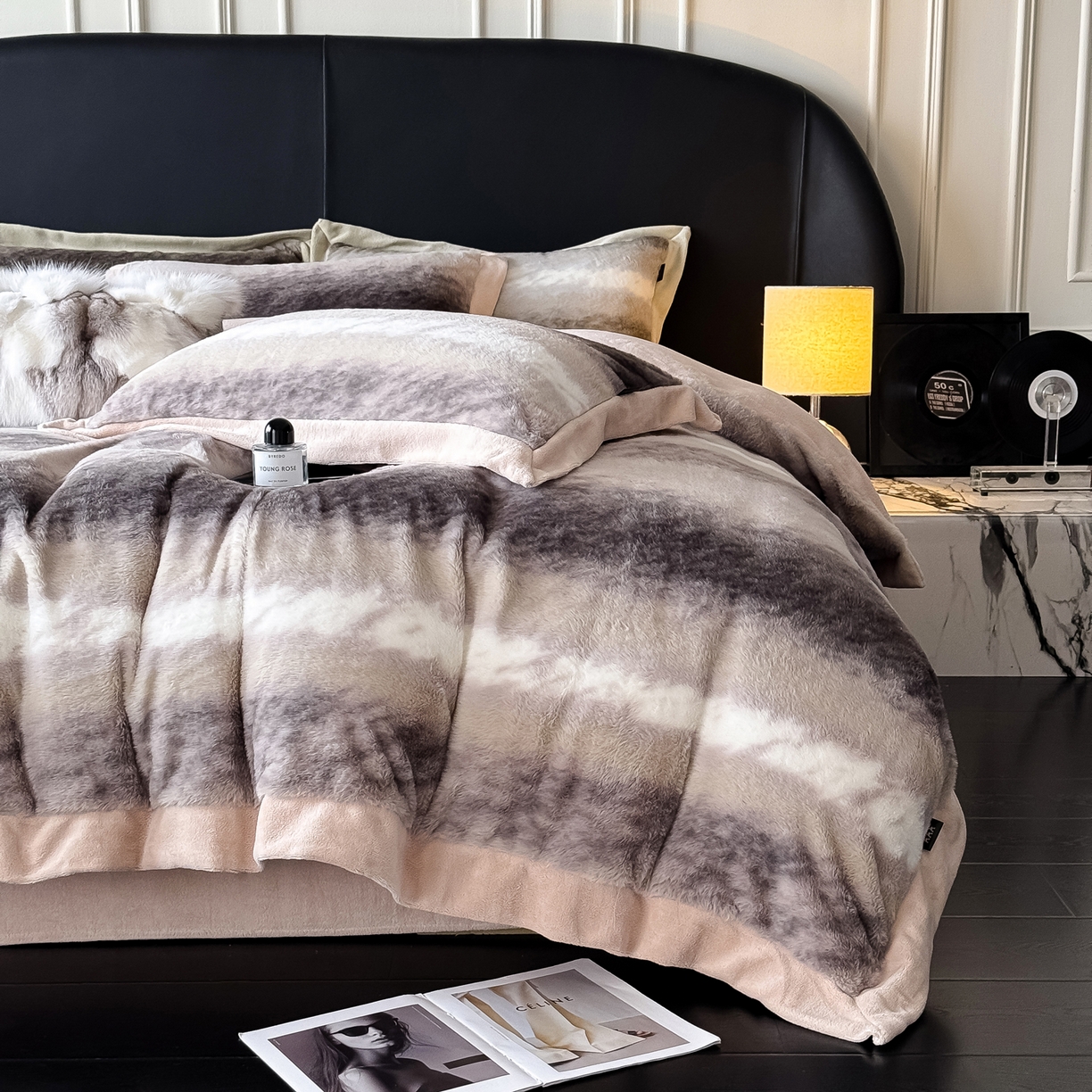 91家纺网 家纺一手货源 找家纺 水云缦 2025新款美拉德系列兔毛拼角四件套系列 美拉德-渐变咖