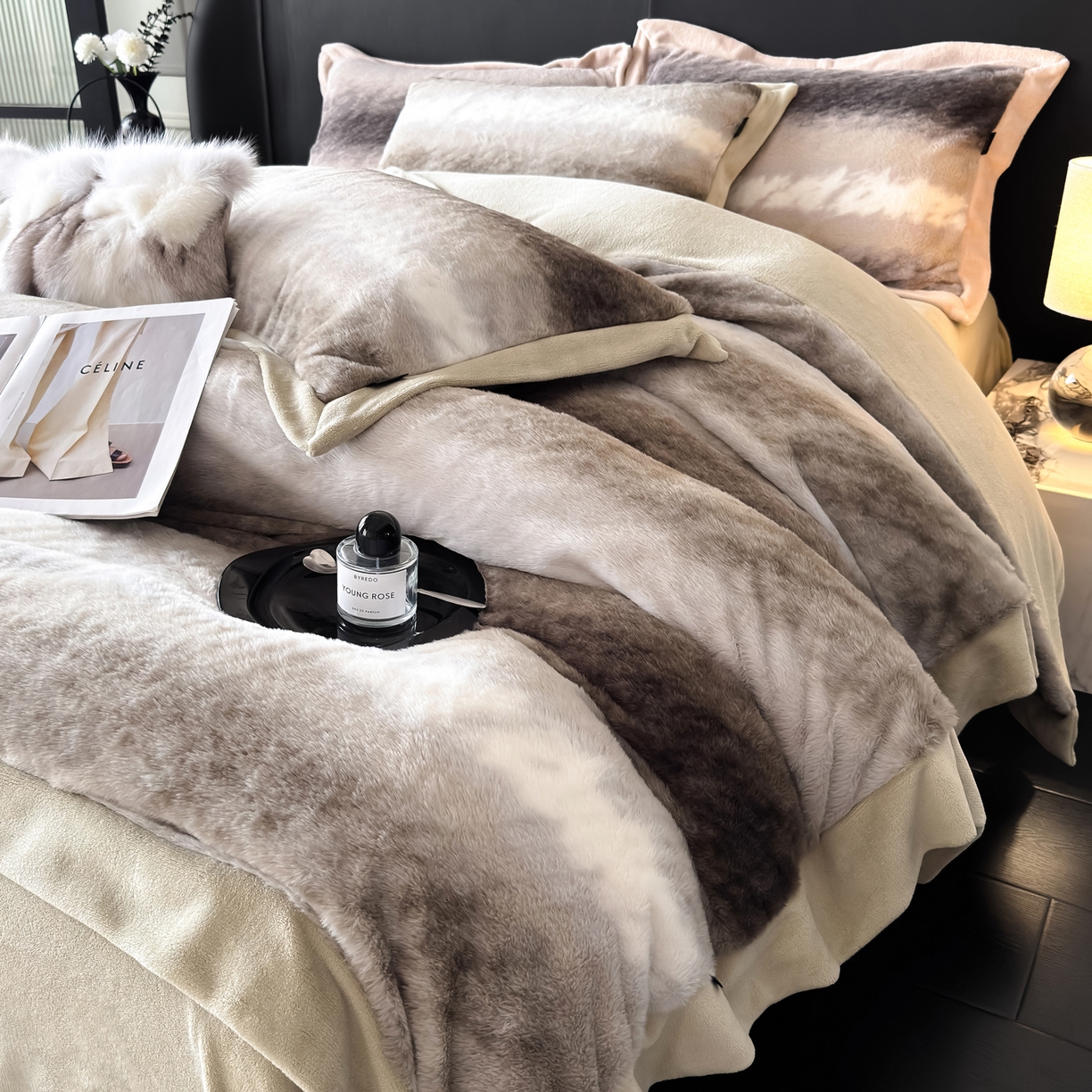 91家纺网 家纺一手货源 找家纺 水云缦 2025新款美拉德系列兔毛拼角四件套系列 美拉德-渐变卡其