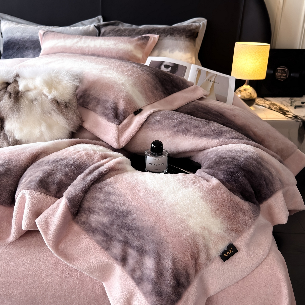 91家纺网 家纺一手货源 找家纺 水云缦 2025新款美拉德系列兔毛拼角四件套系列 美拉德-渐变粉