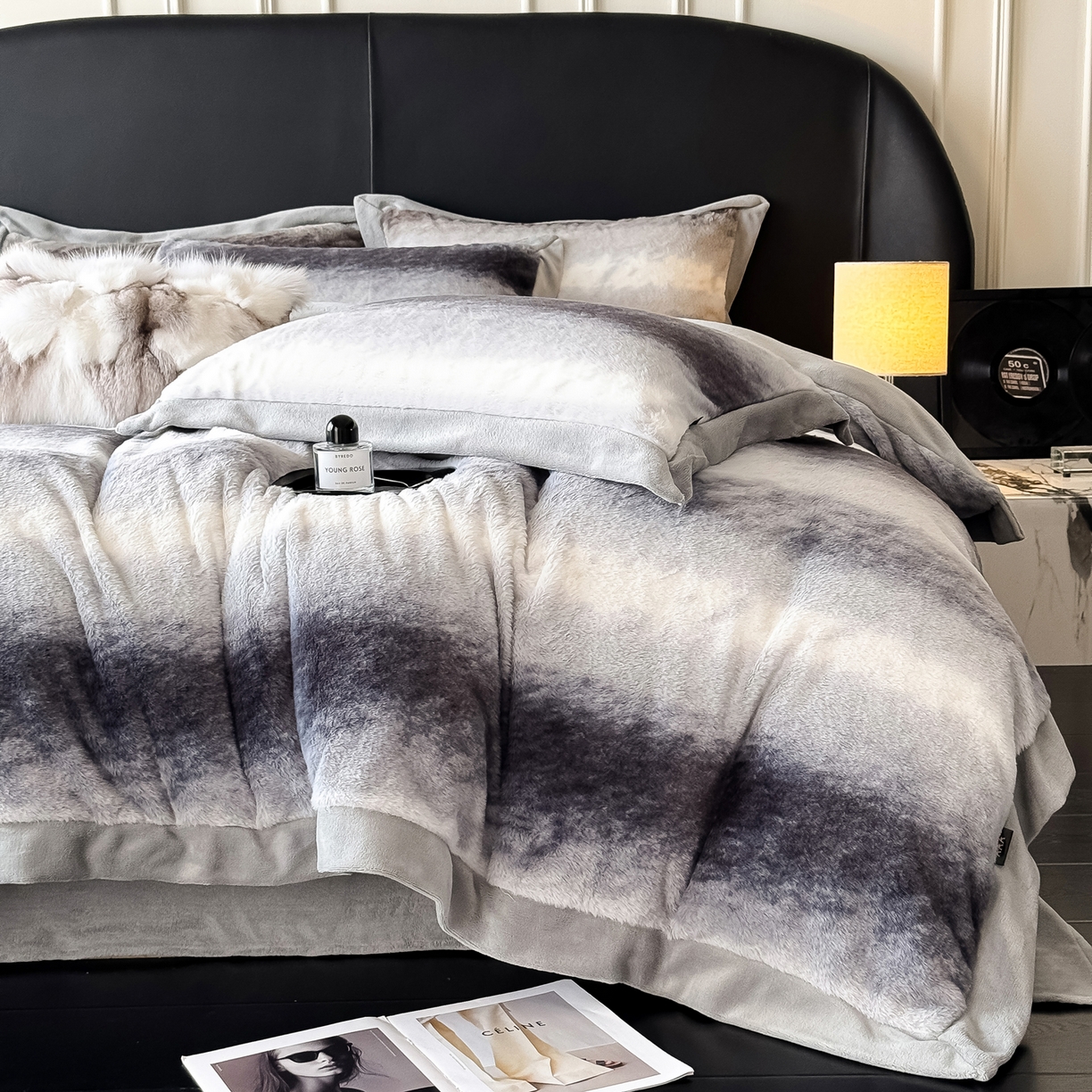 91家纺网 家纺一手货源 找家纺 水云缦 2025新款美拉德系列兔毛拼角四件套系列 美拉德-渐变蓝