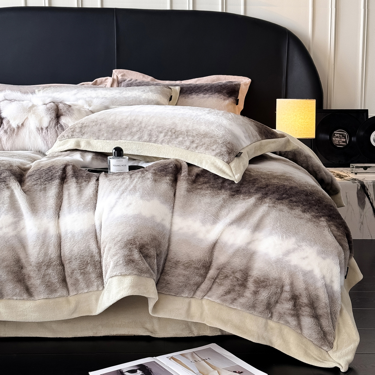 91家纺网 家纺一手货源 找家纺 水云缦 2025新款美拉德系列兔毛拼角四件套系列 美拉德-渐变卡其