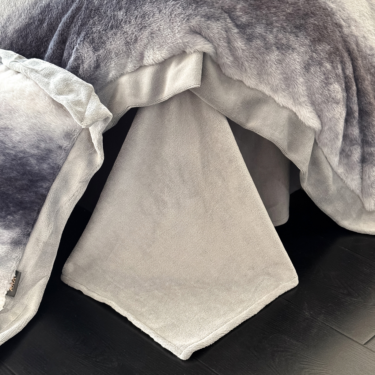 91家纺网 家纺一手货源 找家纺 水云缦 2025新款美拉德系列兔毛拼角四件套系列 美拉德-渐变蓝