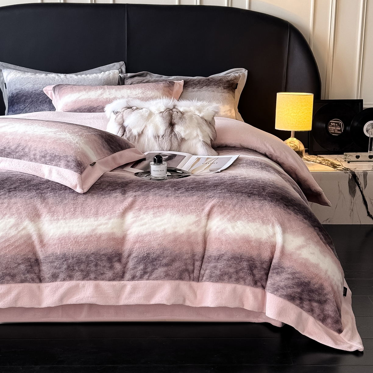 91家纺网 家纺一手货源 找家纺 水云缦 2025新款美拉德系列兔毛拼角四件套系列 美拉德-渐变粉