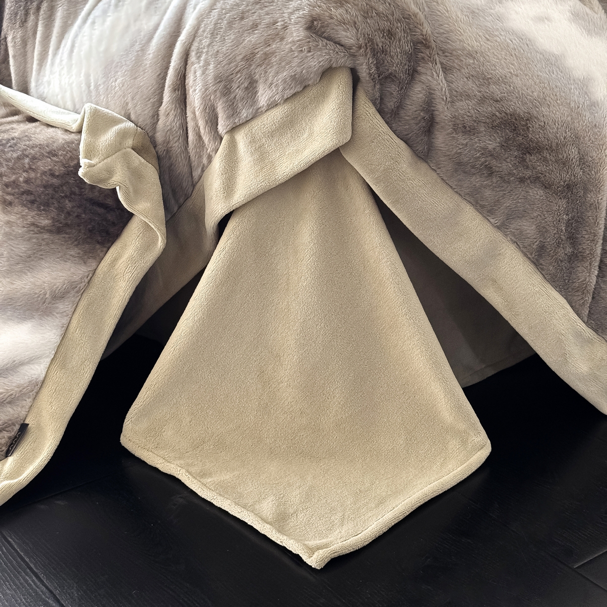 91家纺网 家纺一手货源 找家纺 水云缦 2025新款美拉德系列兔毛拼角四件套系列 美拉德-渐变卡其