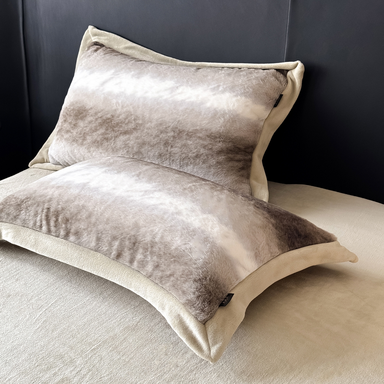 91家纺网 家纺一手货源 找家纺 水云缦 2025新款美拉德系列兔毛拼角四件套系列 美拉德-渐变卡其