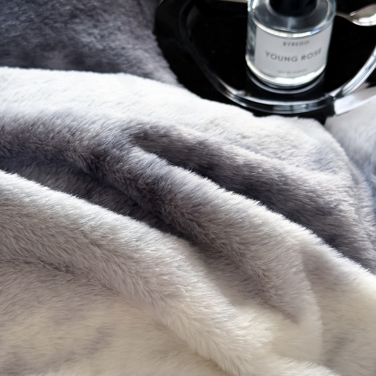 91家纺网 家纺一手货源 找家纺 水云缦 2025新款美拉德系列兔毛拼角四件套系列 美拉德-渐变蓝