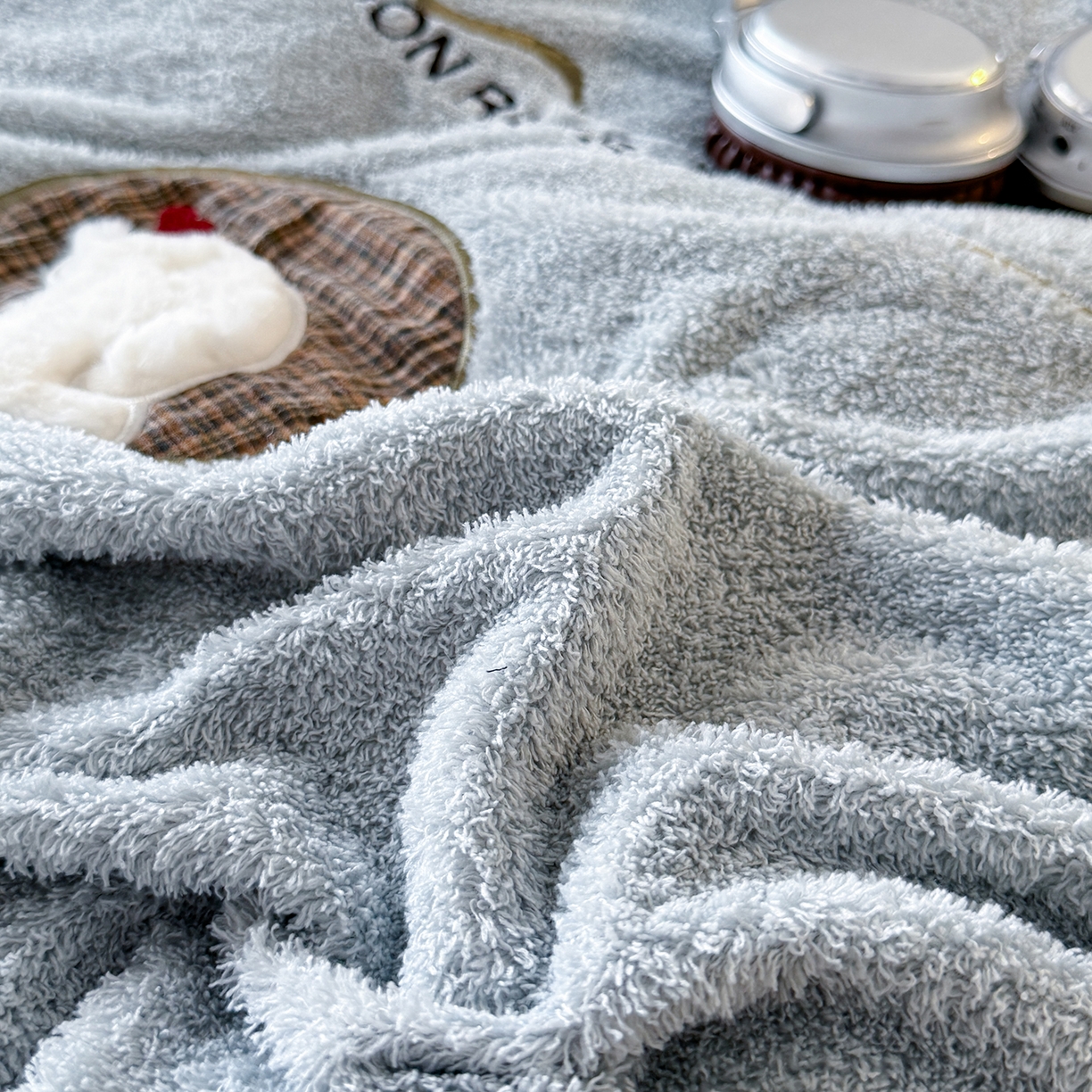 91家纺网 家纺一手货源 找家纺 水云缦 2025新款米粒绒全棉双层纱四件套 米粒绒-莫兰迪蓝