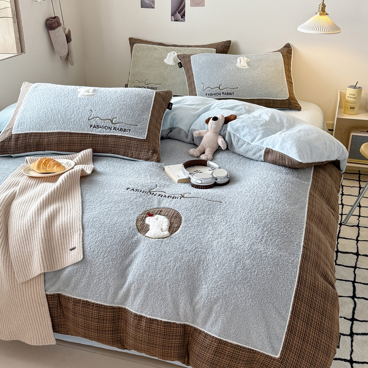 91家纺网 家纺一手货源 找家纺 水云缦 2025新款米粒绒全棉双层纱四件套 米粒绒-莫兰迪蓝