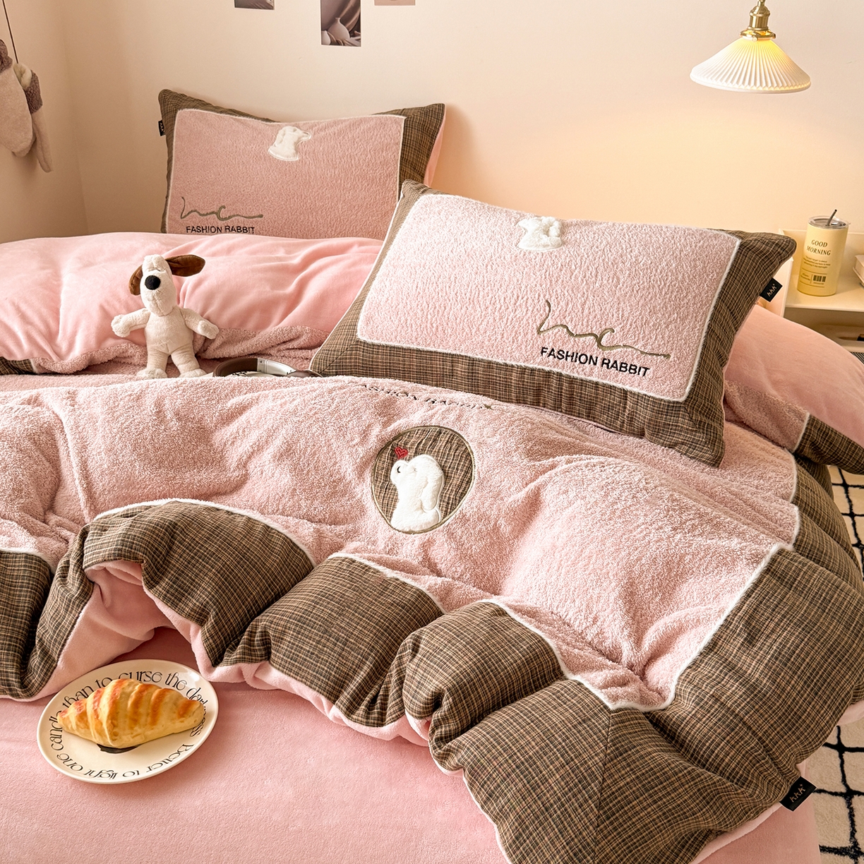 91家纺网 家纺一手货源 找家纺 水云缦 2025新款米粒绒全棉双层纱四件套 米粒绒-藕粉