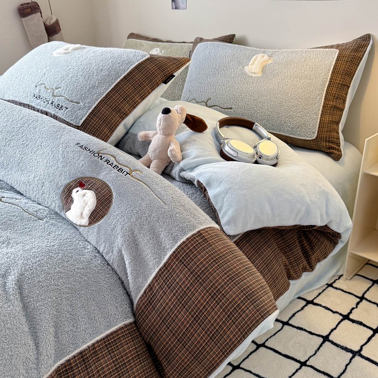 91家纺网 家纺一手货源 找家纺 水云缦 2025新款米粒绒全棉双层纱四件套 米粒绒-莫兰迪蓝