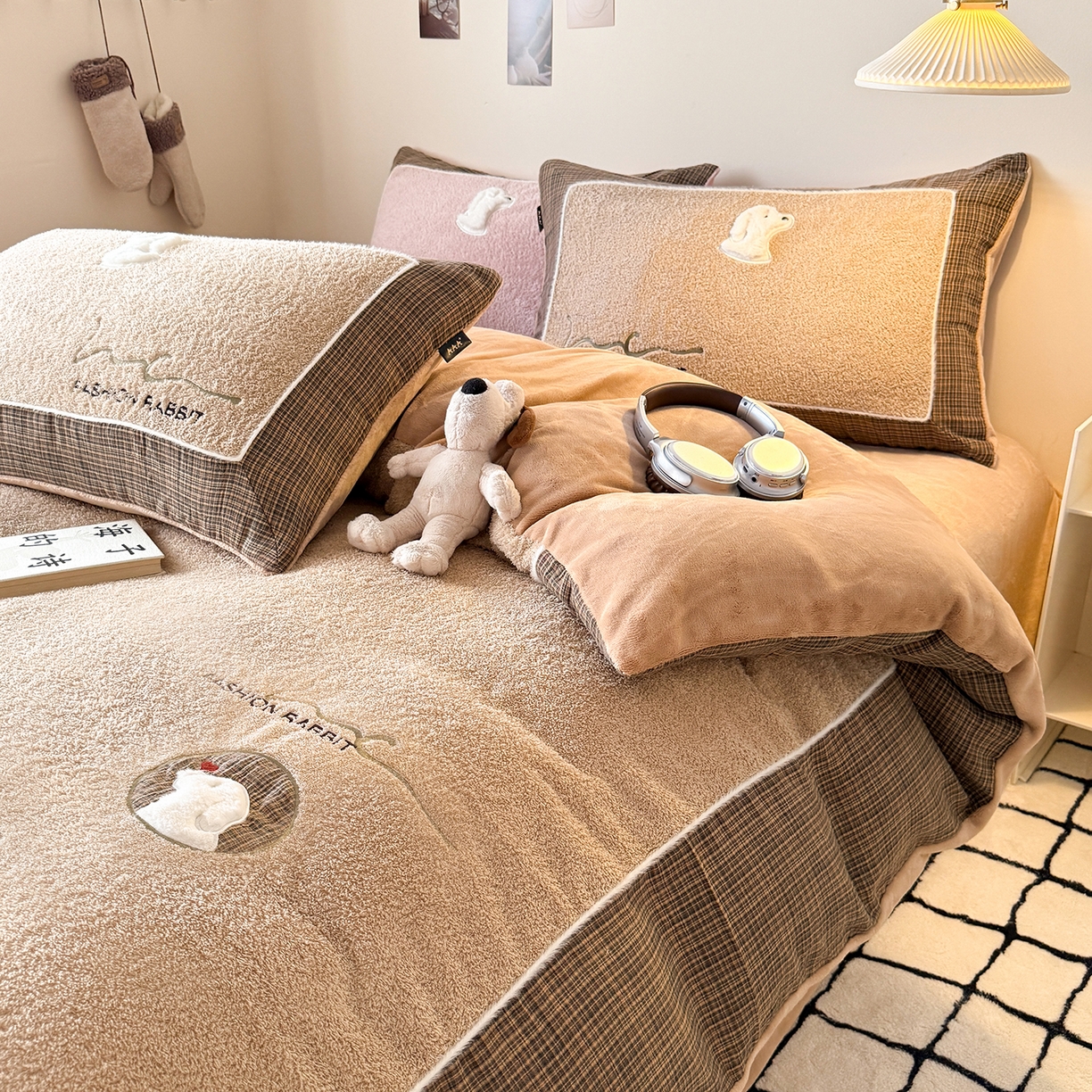 91家纺网 家纺一手货源 找家纺 水云缦 2025新款米粒绒全棉双层纱四件套 米粒绒-奶茶咖