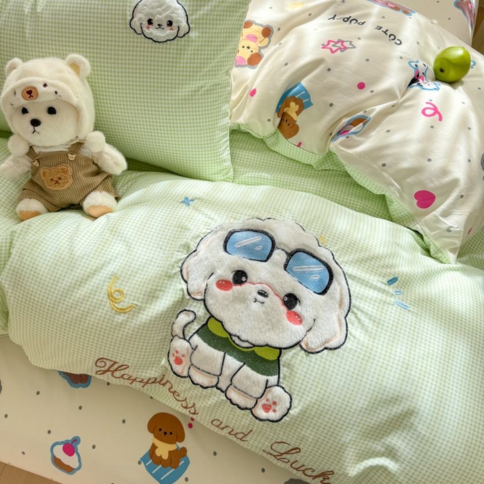 91家纺网 家纺一手货源 找家纺 悦兴家纺 2025新款A类水洗棉治愈萌犬系列四件套（含买家秀） 绿格学院狗狗