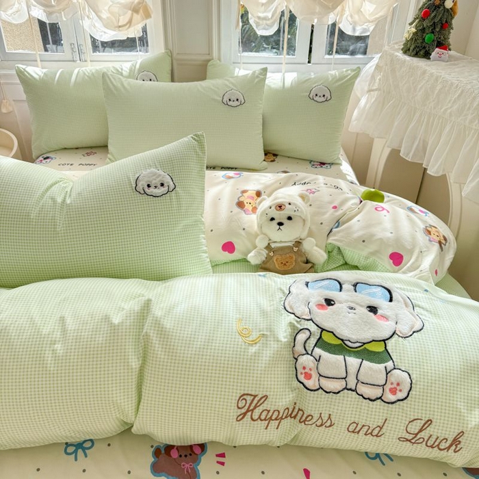 91家纺网 家纺一手货源 找家纺 悦兴家纺 2025新款A类水洗棉治愈萌犬系列四件套（含买家秀） 绿格学院狗狗