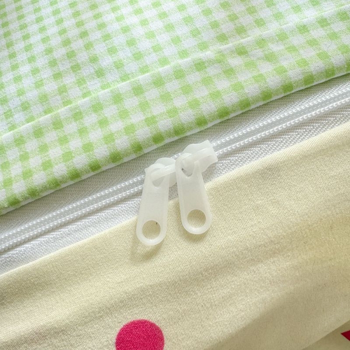 91家纺网 家纺一手货源 找家纺 悦兴家纺 2025新款A类水洗棉治愈萌犬系列四件套（含买家秀） 绿格学院狗狗