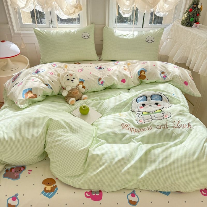 91家纺网 家纺一手货源 找家纺 悦兴家纺 2025新款A类水洗棉治愈萌犬系列四件套（含买家秀） 绿格学院狗狗