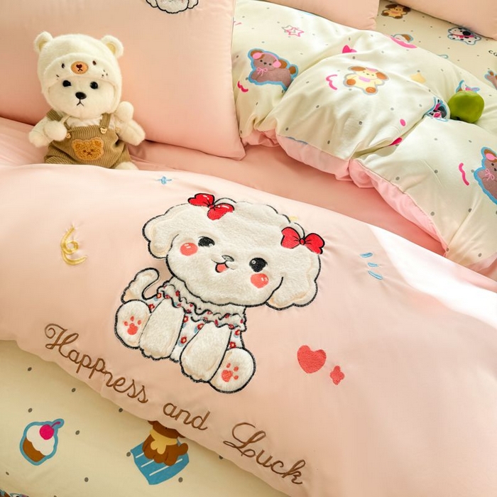 91家纺网 家纺一手货源 找家纺 悦兴家纺 2025新款A类水洗棉治愈萌犬系列四件套（含买家秀） 奶粉蝴蝶狗