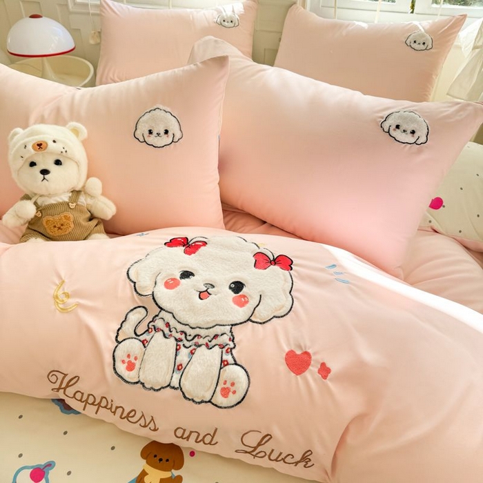 91家纺网 家纺一手货源 找家纺 悦兴家纺 2025新款A类水洗棉治愈萌犬系列四件套（含买家秀） 奶粉蝴蝶狗