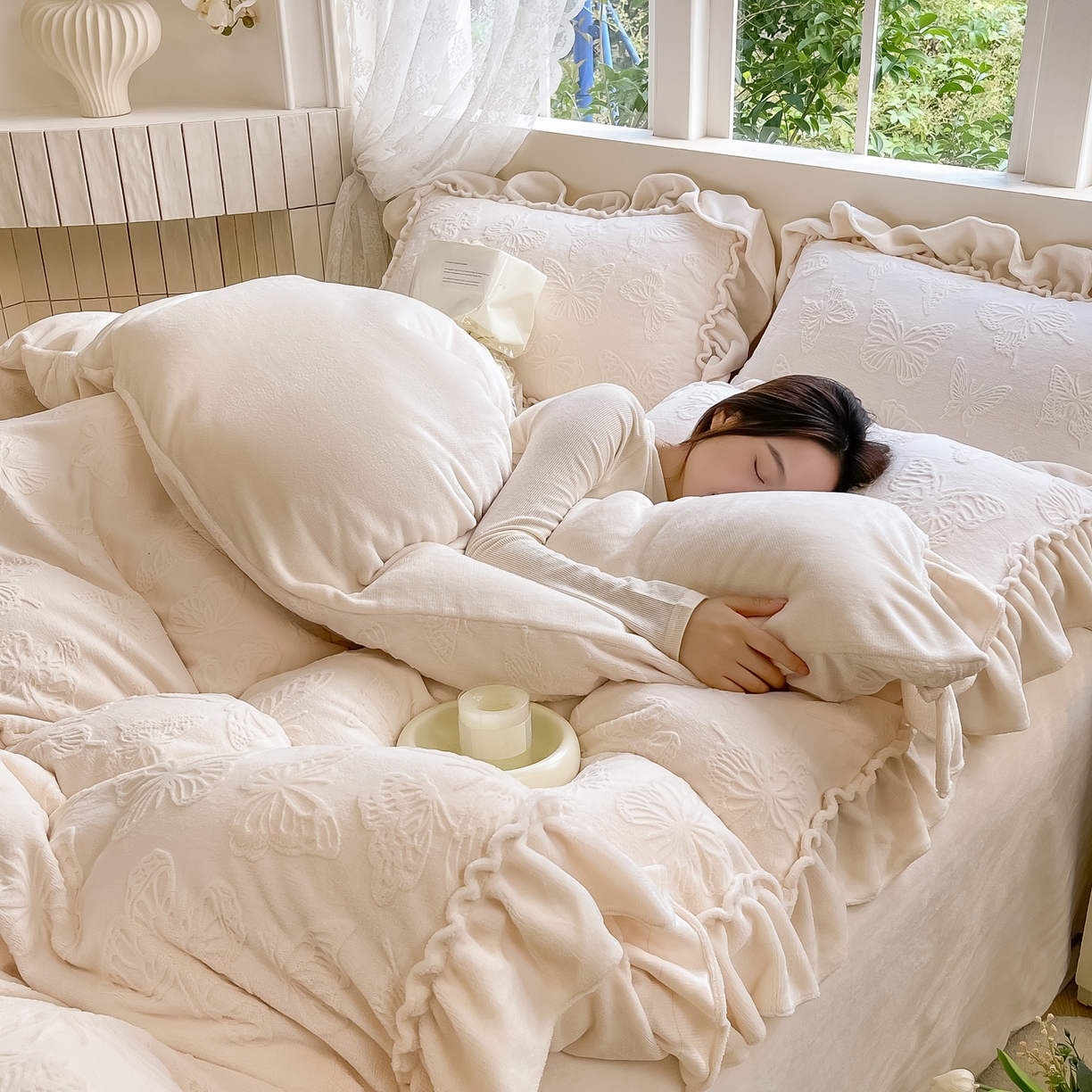 91家纺网 家纺一手货源 找家纺 （总）水云缦 2025新款牛奶绒木耳边四件套-蝶舞