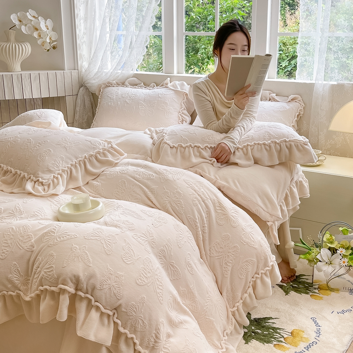 91家纺网 家纺一手货源 找家纺 水云缦 2025新款牛奶绒木耳边四件套-蝶舞 蝶舞-奶昔白