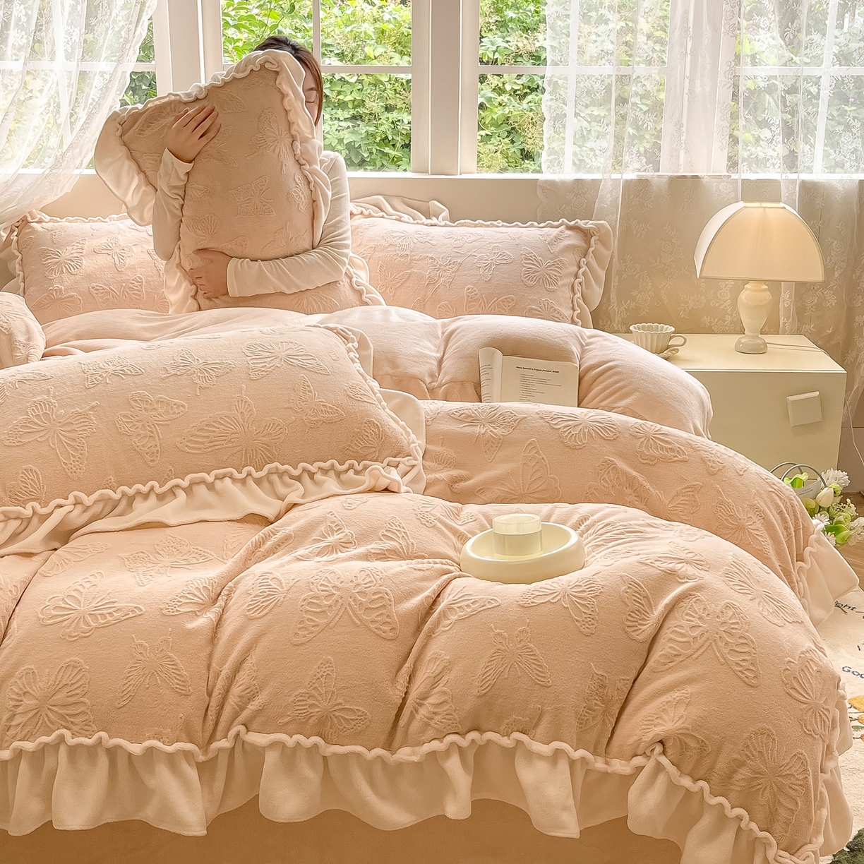 91家纺网 家纺一手货源 找家纺 水云缦 2025新款牛奶绒木耳边四件套-蝶舞 蝶舞-香槟金 暂时没做