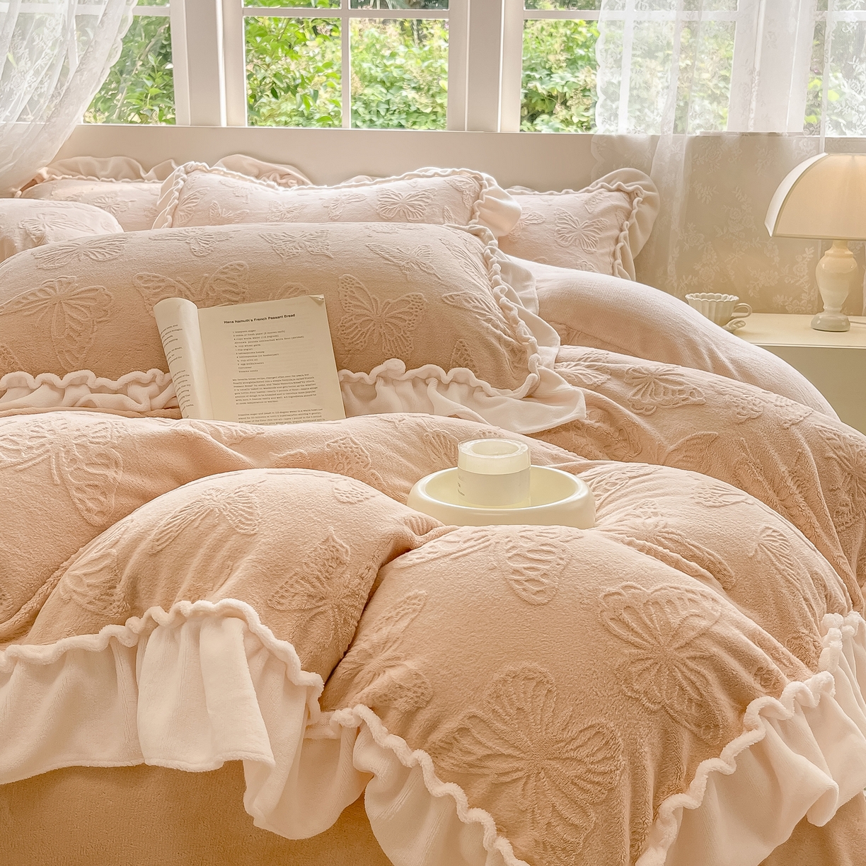 91家纺网 家纺一手货源 找家纺 水云缦 2025新款牛奶绒木耳边四件套-蝶舞 蝶舞-香槟金 暂时没做