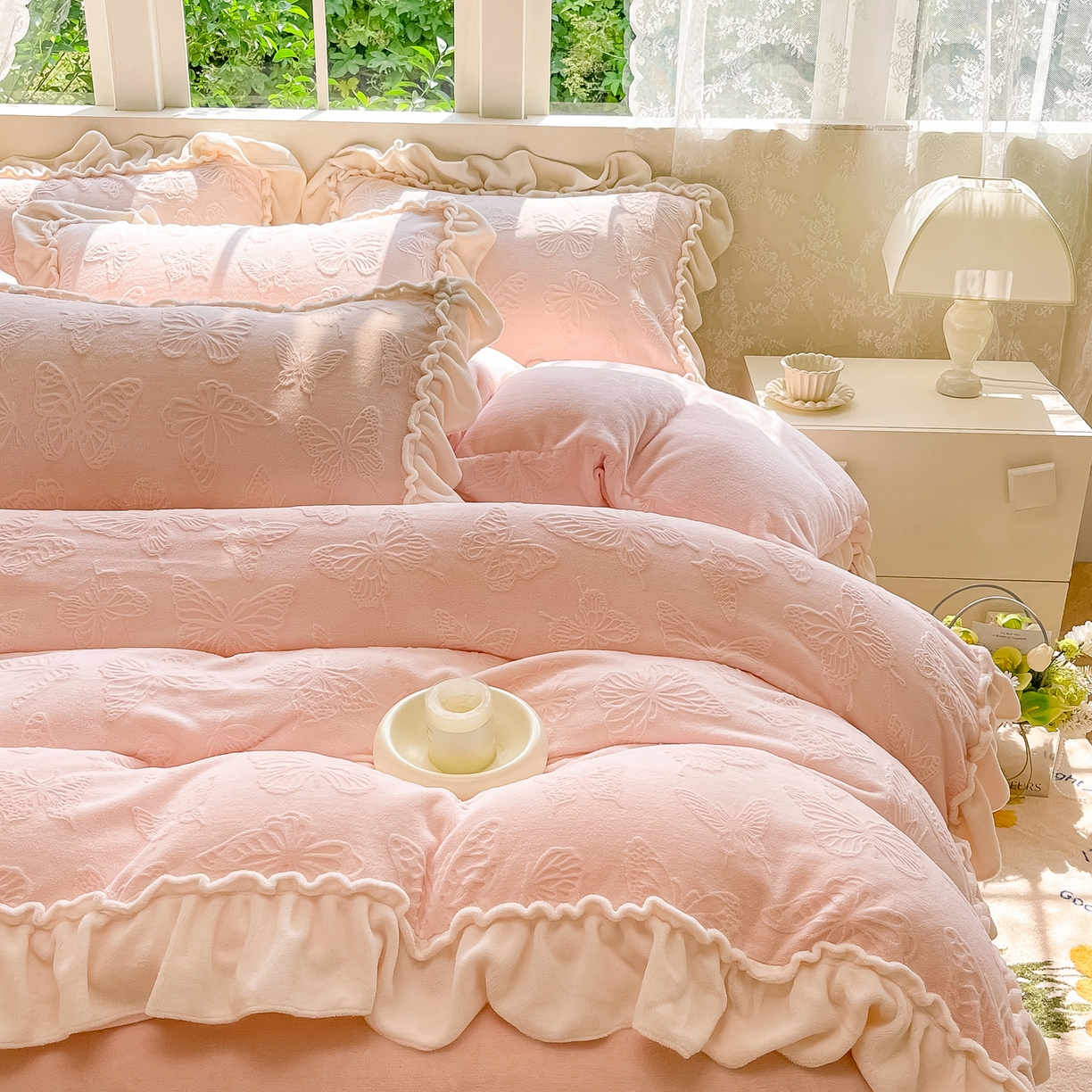 91家纺网 家纺一手货源 找家纺 水云缦 2025新款牛奶绒木耳边四件套-蝶舞 蝶舞-樱花粉