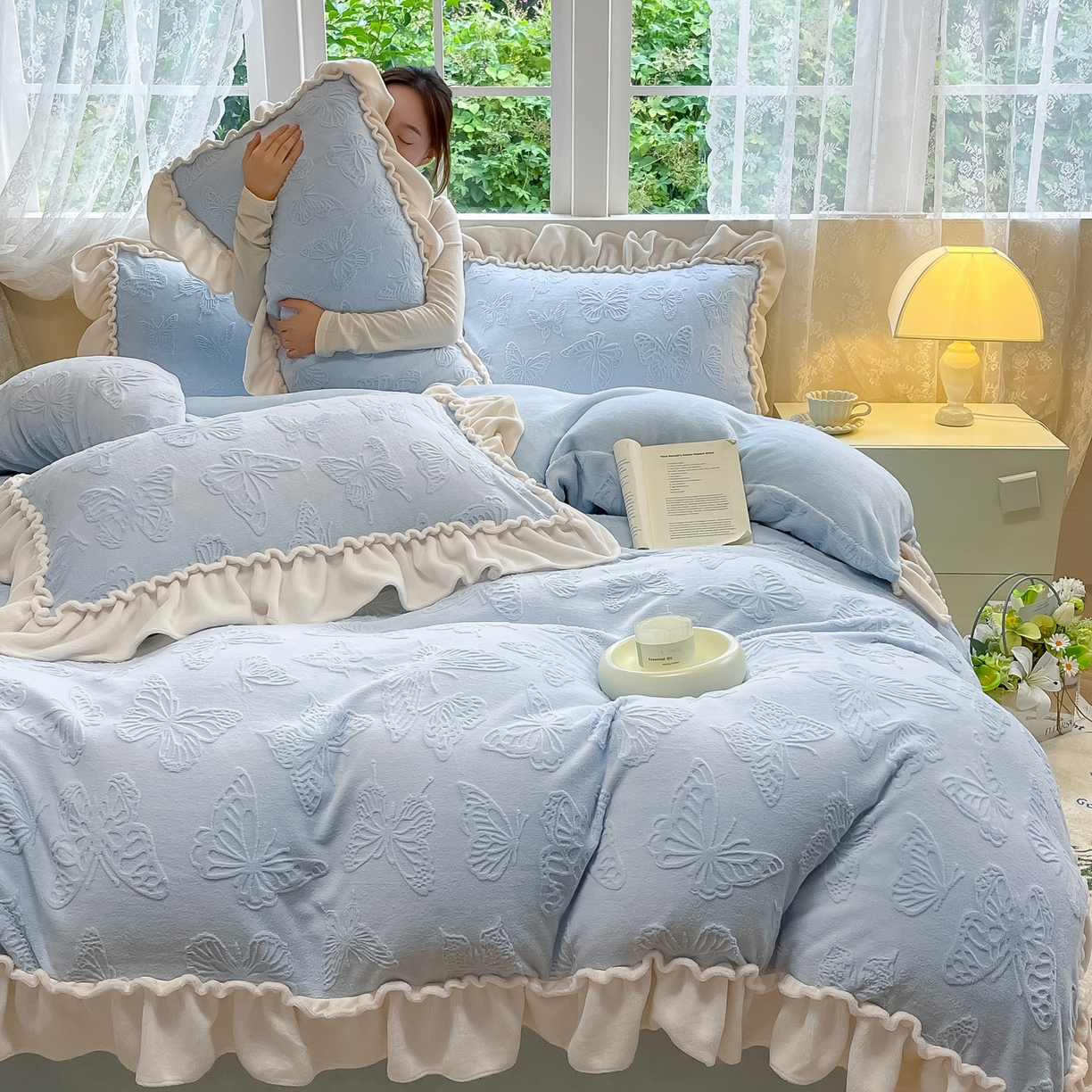 91家纺网 家纺一手货源 找家纺 水云缦 2025新款牛奶绒木耳边四件套-蝶舞 蝶舞-天空蓝