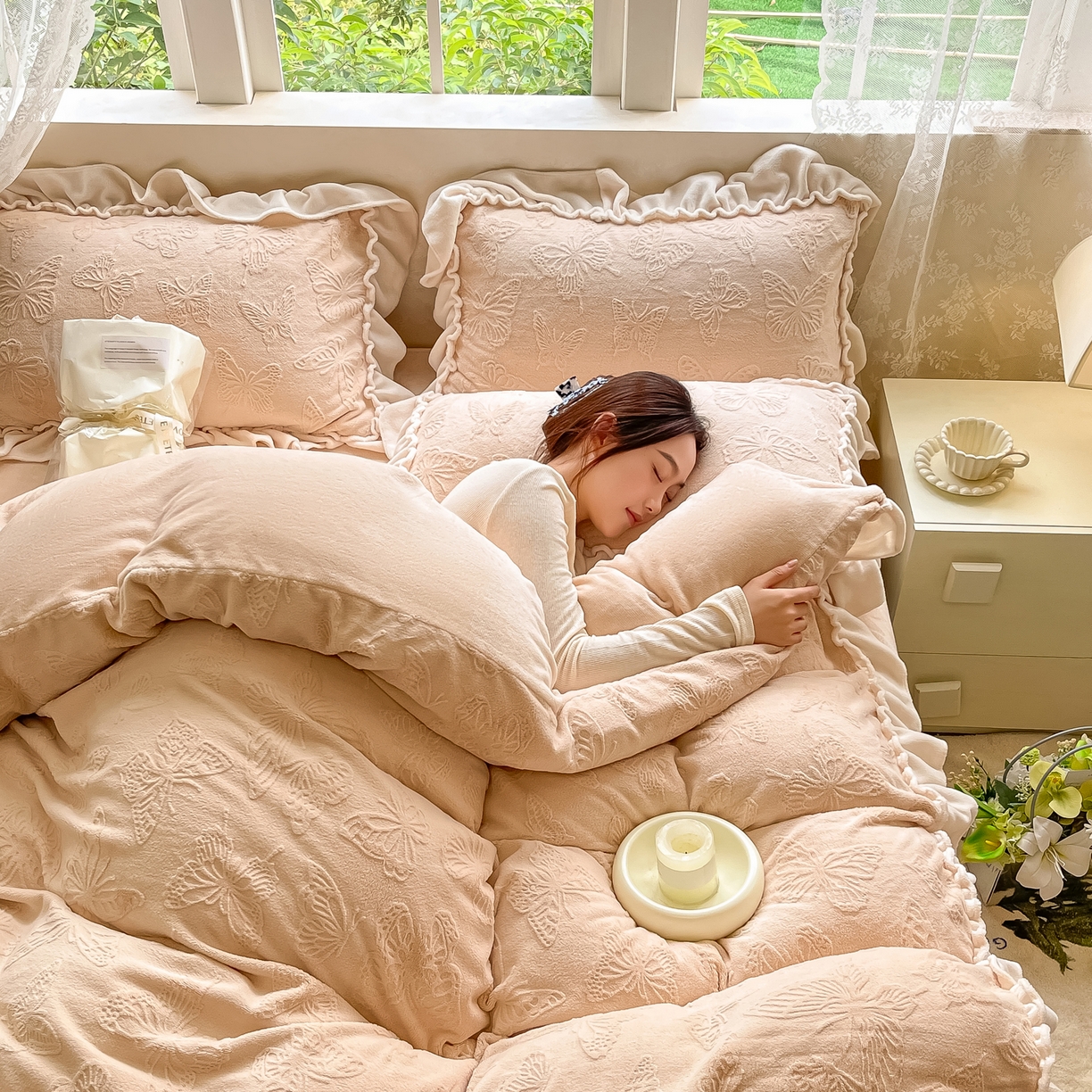 91家纺网 家纺一手货源 找家纺 水云缦 2025新款牛奶绒木耳边四件套-蝶舞 蝶舞-香槟金 暂时没做