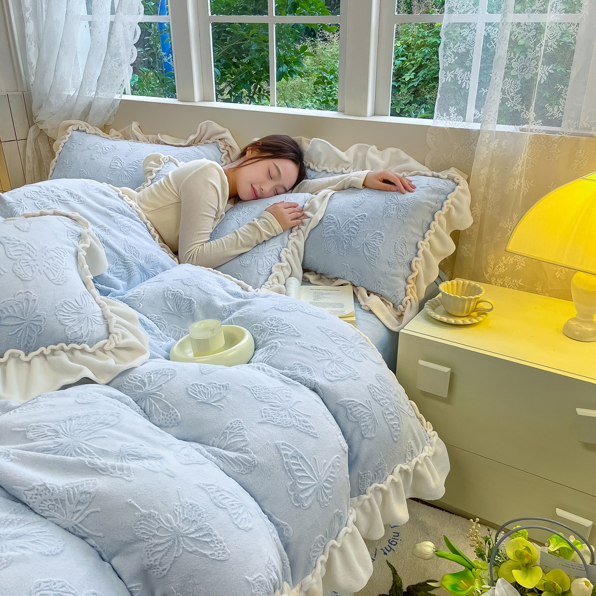 91家纺网 家纺一手货源 找家纺 水云缦 2025新款牛奶绒木耳边四件套-蝶舞 蝶舞-天空蓝
