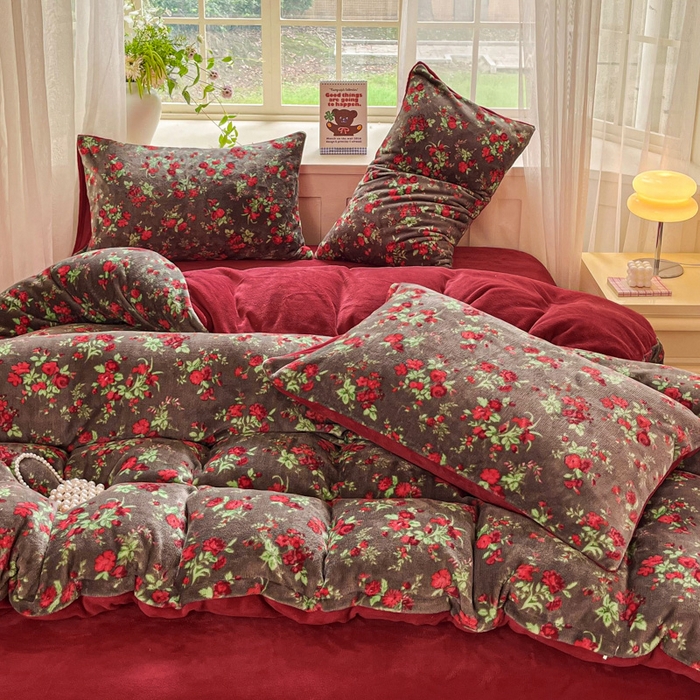 91家纺网 家纺一手货源 找家纺 斯卡诺家纺 2026新款小清新牛奶绒床盖四件套冬季加厚床盖四件套 花妖