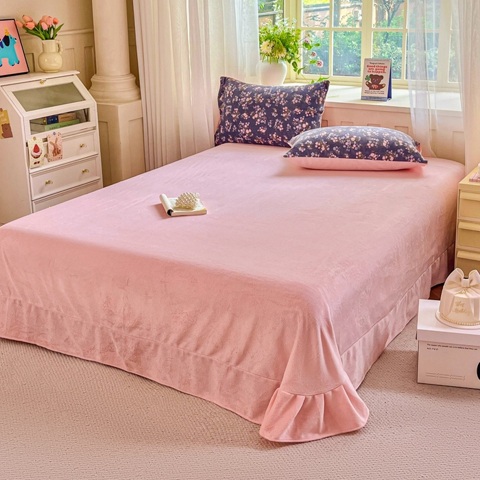 91家纺网 家纺一手货源 找家纺 斯卡诺家纺 2026新款小清新牛奶绒床盖四件套冬季加厚床盖四件套 花丛女孩