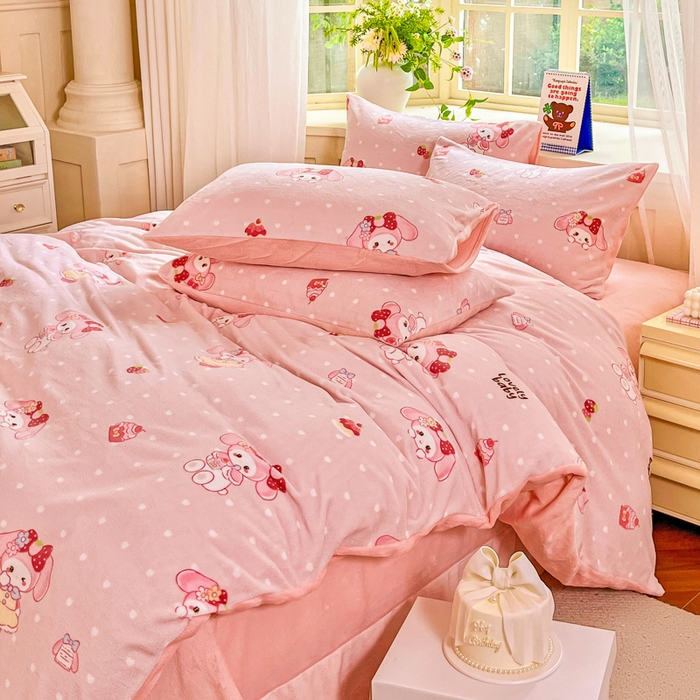 91家纺网 家纺一手货源 找家纺 斯卡诺家纺 2026新款小清新牛奶绒床盖四件套冬季加厚床盖四件套 可爱迪