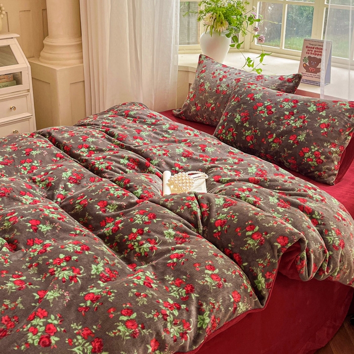 91家纺网 家纺一手货源 找家纺 斯卡诺家纺 2026新款小清新牛奶绒床盖四件套冬季加厚床盖四件套 花妖