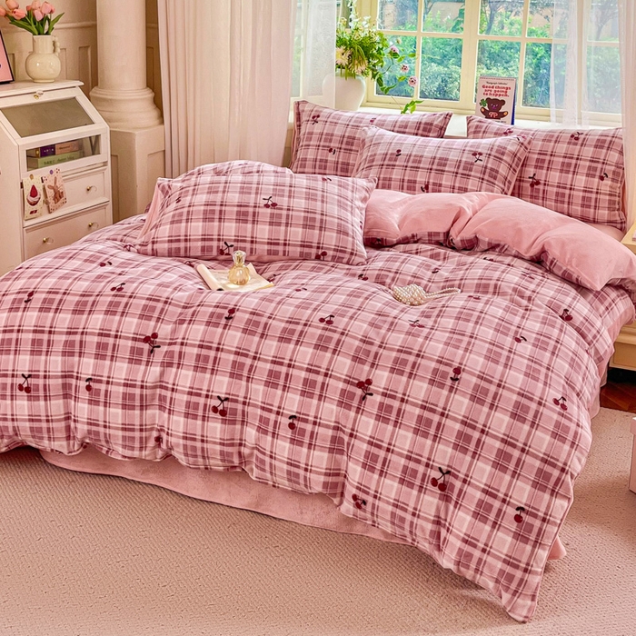 91家纺网 家纺一手货源 找家纺 斯卡诺家纺 2026新款小清新牛奶绒床盖四件套冬季加厚床盖四件套 乌梅子酱