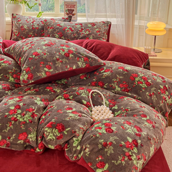 91家纺网 家纺一手货源 找家纺 斯卡诺家纺 2026新款小清新牛奶绒床盖四件套冬季加厚床盖四件套 花妖