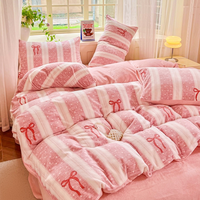 91家纺网 家纺一手货源 找家纺 斯卡诺家纺 2026新款小清新牛奶绒床盖四件套冬季加厚床盖四件套 蝶梦-粉