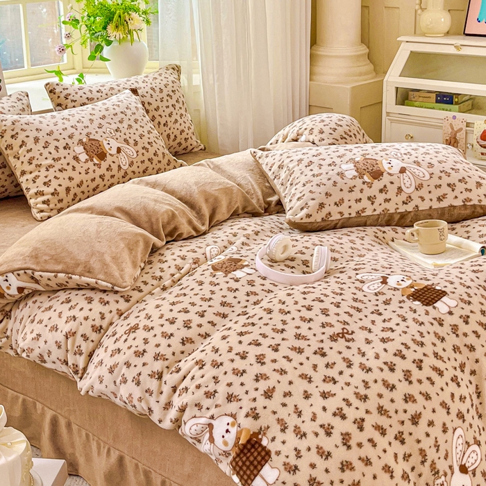 91家纺网 家纺一手货源 找家纺 斯卡诺家纺 2026新款小清新牛奶绒床盖四件套冬季加厚床盖四件套 织梦空间