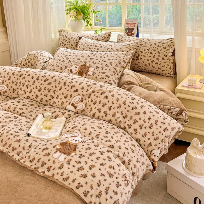 91家纺网 家纺一手货源 找家纺 斯卡诺家纺 2026新款小清新牛奶绒床盖四件套冬季加厚床盖四件套 织梦空间