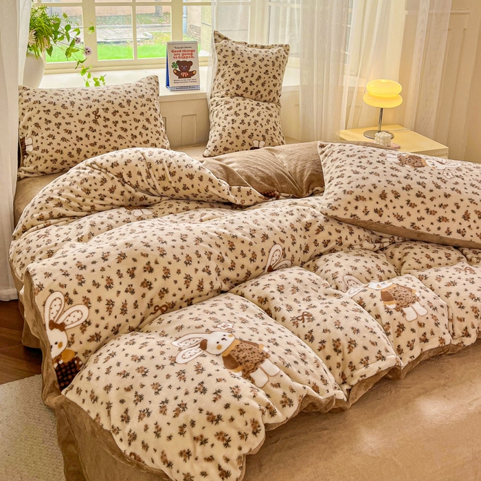 91家纺网 家纺一手货源 找家纺 斯卡诺家纺 2026新款小清新牛奶绒床盖四件套冬季加厚床盖四件套 织梦空间