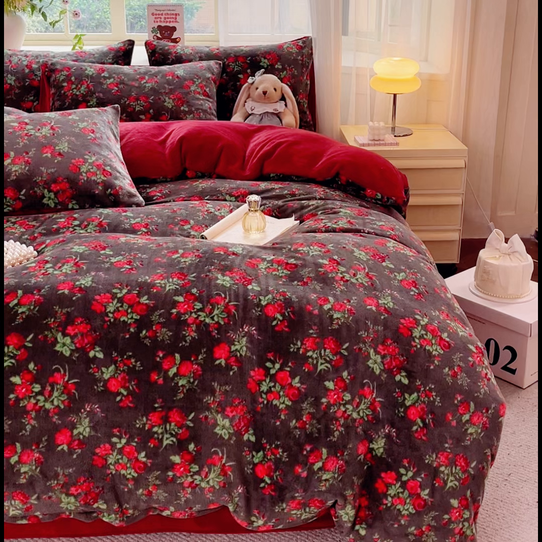 91家纺网 家纺一手货源 找家纺 斯卡诺家纺 2026新款小清新牛奶绒床盖四件套冬季加厚床盖四件套 花妖