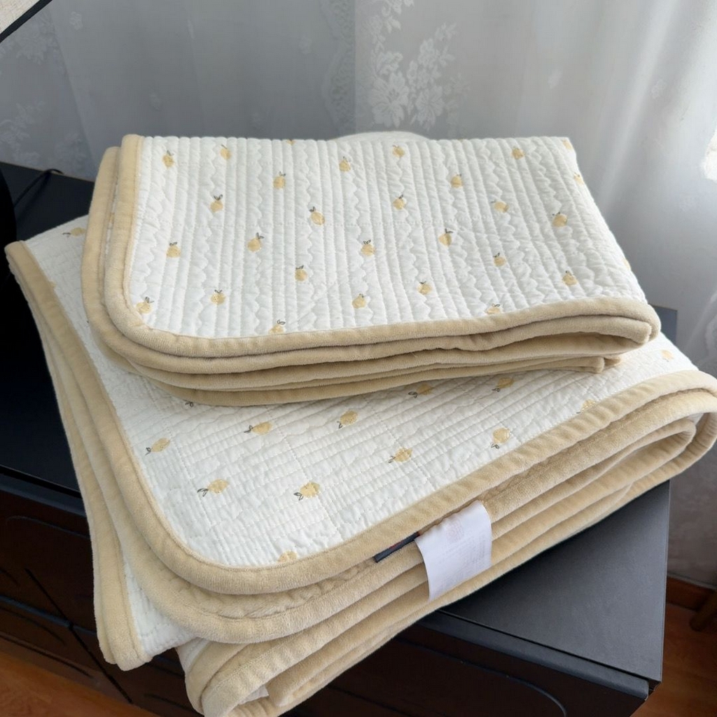 91家纺网 家纺一手货源 找家纺 暖居 2026新款一面纯棉一面绒床盖+同款纯棉豆豆被跑量 奶油波罗