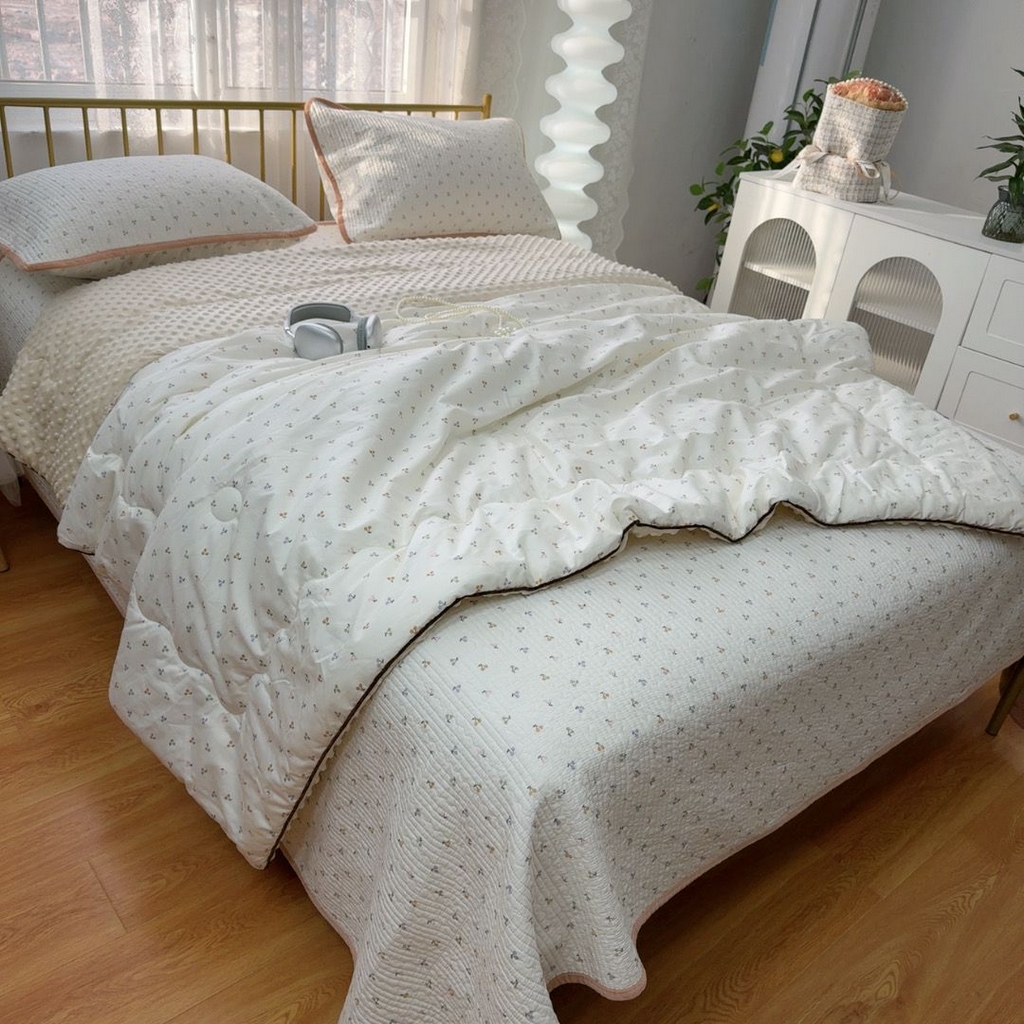 91家纺网 家纺一手货源 找家纺 暖居 2026新款一面纯棉一面绒床盖+同款纯棉豆豆被跑量 樱桃密果