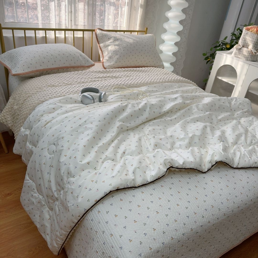 91家纺网 家纺一手货源 找家纺 暖居 2026新款一面纯棉一面绒床盖+同款纯棉豆豆被跑量 樱桃密果