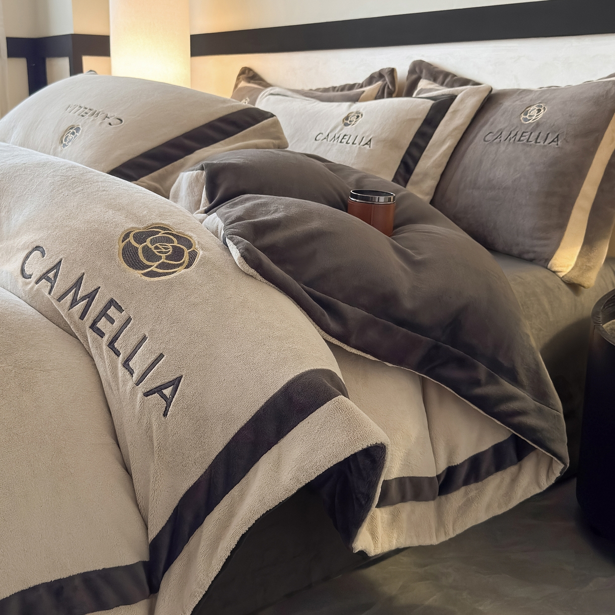 91家纺网 家纺一手货源 找家纺 （总）水云缦 2025新款双拼角牛奶绒绣花四件套系列