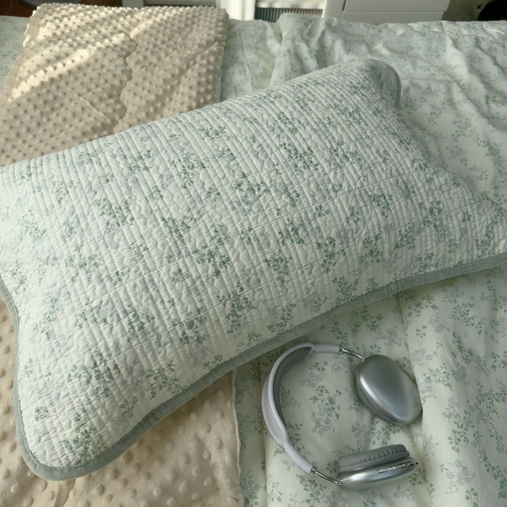 91家纺网 家纺一手货源 找家纺 暖居 2026新款一面纯棉一面绒床盖+同款纯棉豆豆被跑量 森系绿野