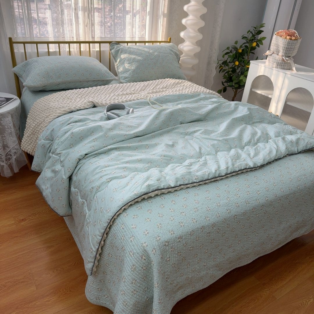 91家纺网 家纺一手货源 找家纺 暖居 2026新款一面纯棉一面绒床盖+同款纯棉豆豆被跑量 兰意