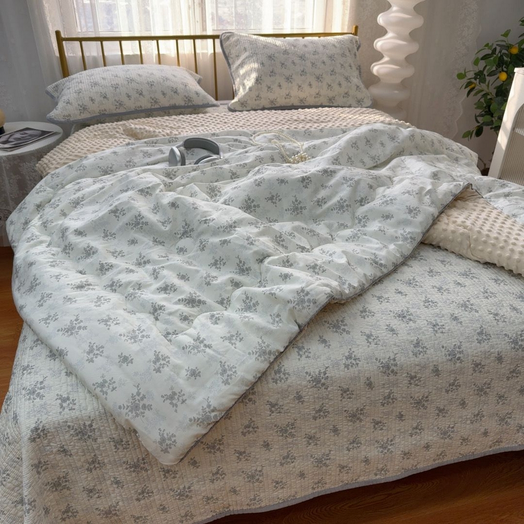 91家纺网 家纺一手货源 找家纺 暖居 2026新款一面纯棉一面绒床盖+同款纯棉豆豆被跑量 疏影