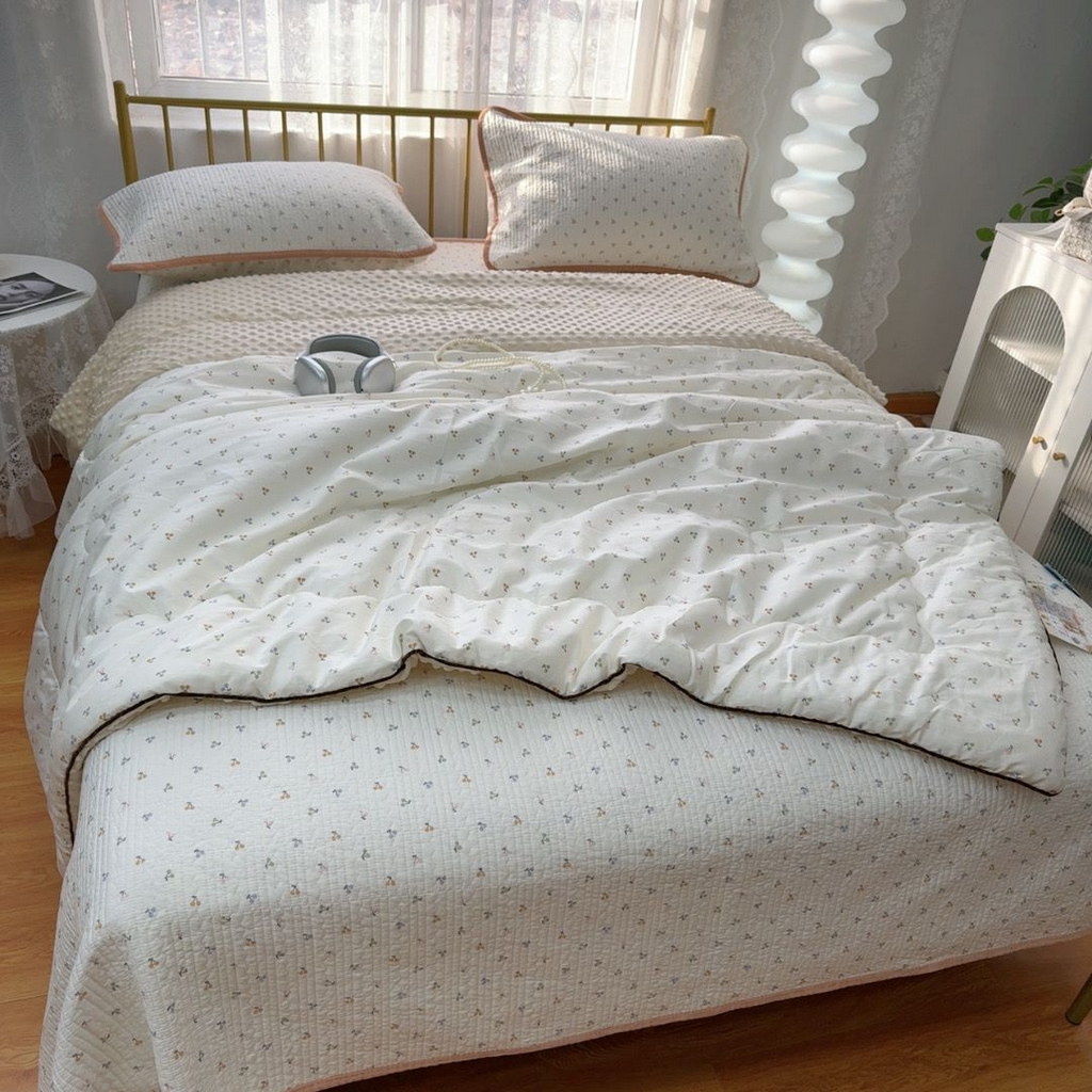 91家纺网 家纺一手货源 找家纺 暖居 2026新款一面纯棉一面绒床盖+同款纯棉豆豆被跑量 樱桃密果