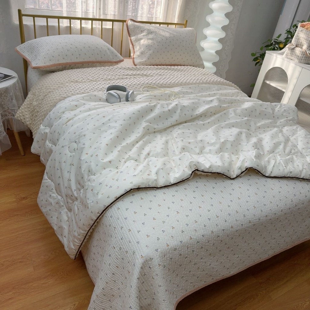 91家纺网 家纺一手货源 找家纺 暖居 2026新款一面纯棉一面绒床盖+同款纯棉豆豆被跑量 樱桃密果